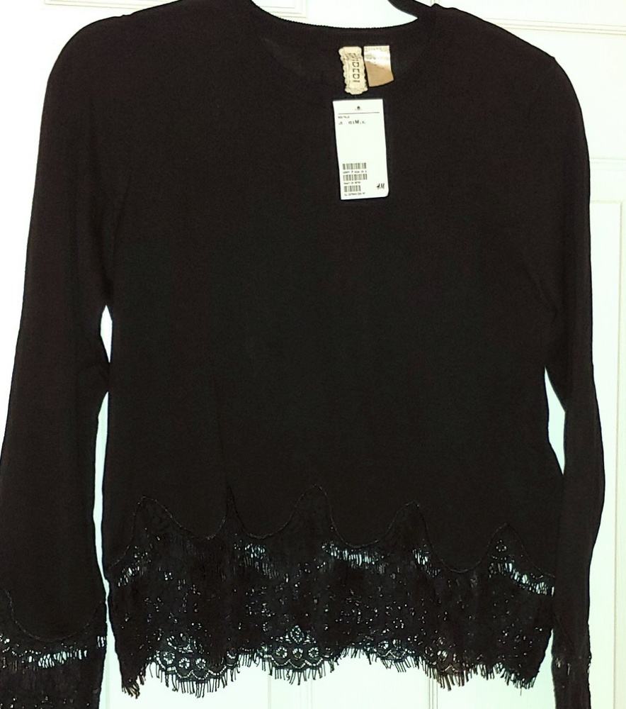 NWT fine-knit sweater with lace trim